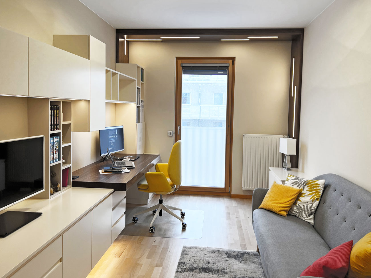 Homeoffice mit moderner und funktionaler Einrichtung.