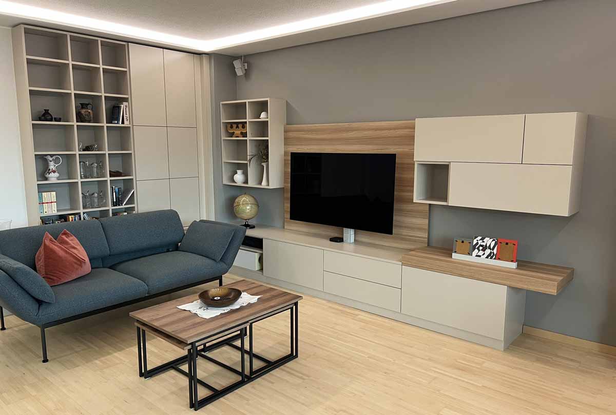 Geschmackvoll gestaltetes Wohninterieur mit moderner Inneneinrichtung.